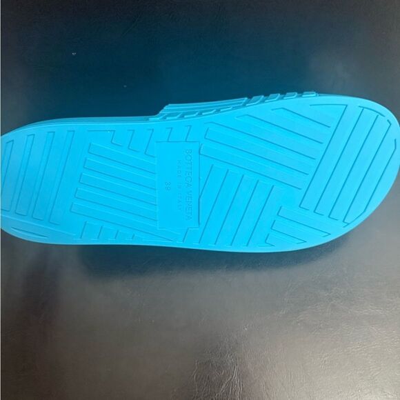 Brand new bottega venata slides with box - Picture 7 of 9